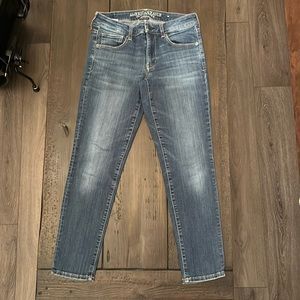 American Eagle super stretch skinny jeans - size 6 short